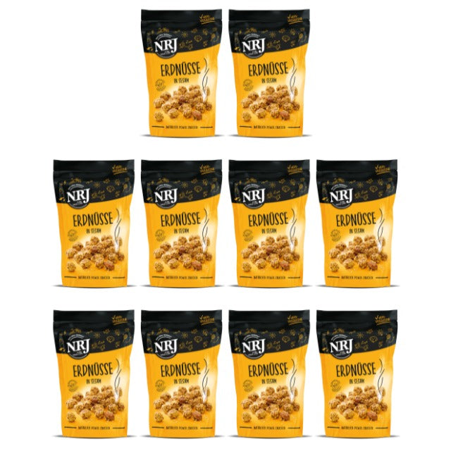 Erdnusskerne mit Sesam umhüllt von NRJ. In einem orangenen wiederverschließbaren Beutel im 10er Pack