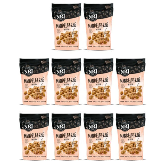 Mandelkerne mit Sesam umhüllt von NRJ. In einem beigen wiederverschließbaren Beutel im 10er Pack