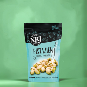 NRJ Pistazien mit Schale, geröstet und gesalzen in einer wiederverschließbaren Verpackung. 